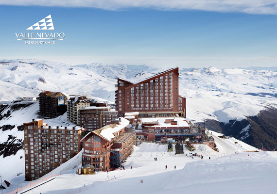 Este centro invernal se localiza a 44 km de Santiago, por el Camino a Farellones. Sus tres hoteles tienen capacidad para alojar a 800 personas, posee un completo equipamiento que lo convierte en el mayor centro de esquí de Chile.